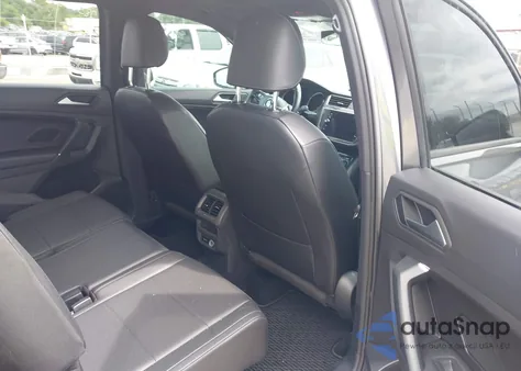 2020 Volkswagen Tiguan 2.0T Se/2.0T Se R-Line Black/2.0T Sel z USA, uszkodzony, nr VIN 3VV2B7AXXLM156864